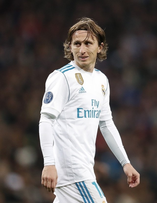 40岁依旧能飞，C罗对阵赛哈特海湾上演高难度倒钩破门