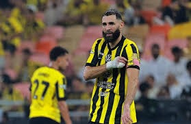 凯恩谈阿森纳：和巴黎是不同的球队，在防守上更强一些